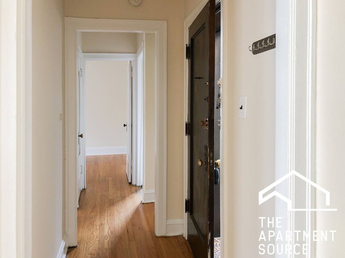 Apartment for rent at 2002 W Foster Ave #3, Chicago, IL 60625