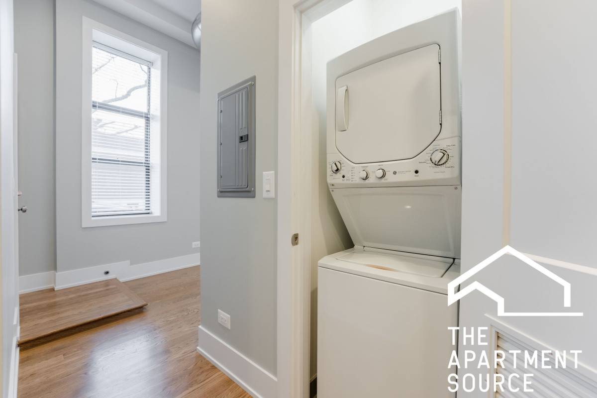 Apartment for rent at 2057 W Dickens Ave #1N, Chicago, IL 60647