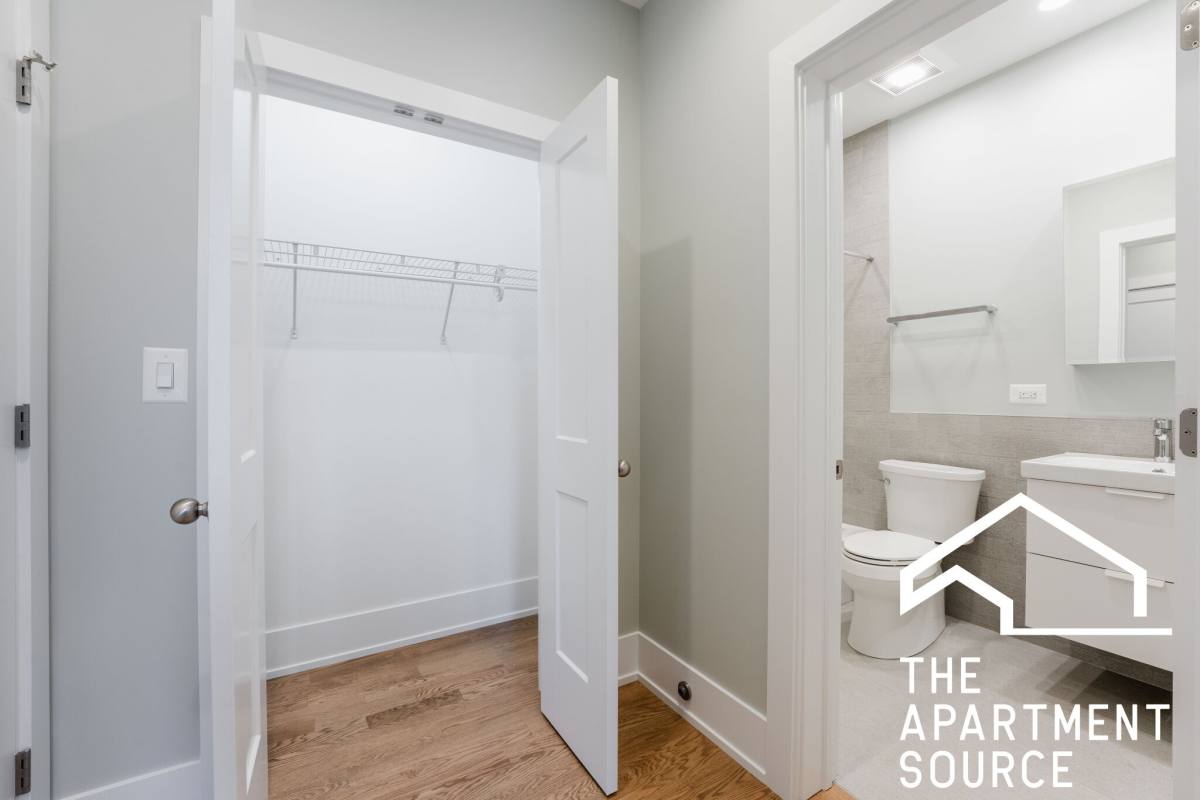 Apartment for rent at 2057 W Dickens Ave #1N, Chicago, IL 60647