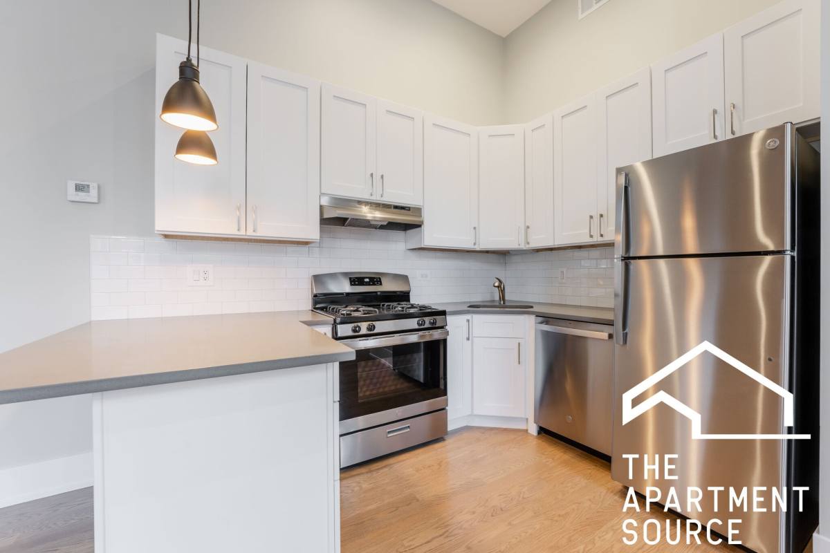 Apartment for rent at 2057 W Dickens Ave #1N, Chicago, IL 60647