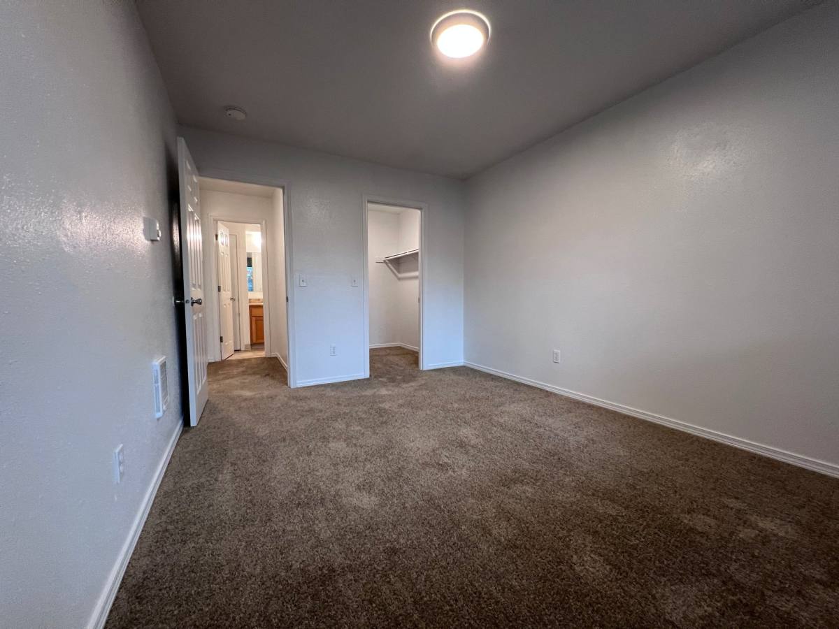 Apartment for rent at 17250 SW Heritage Court #49, Beaverton, OR 97003
