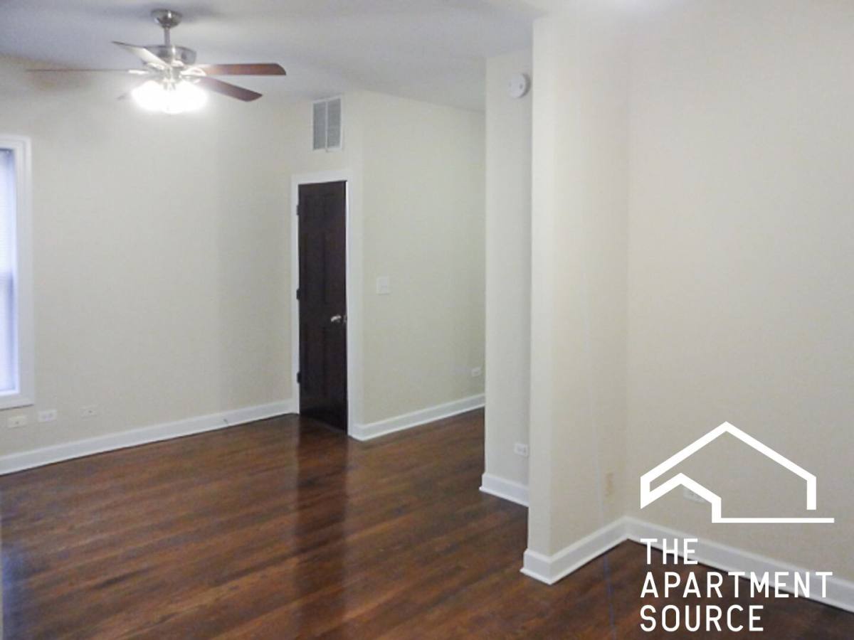Apartment for rent at 857 W Cornelia Ave #1S, Chicago, IL 60657