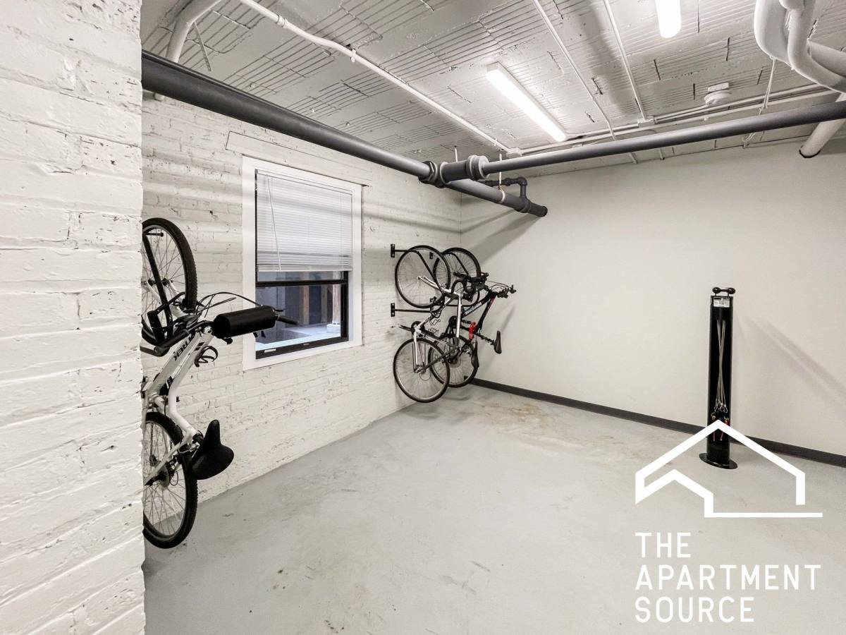 Apartment for rent at 518 W Cornelia Ave #315, Chicago, IL 60657
