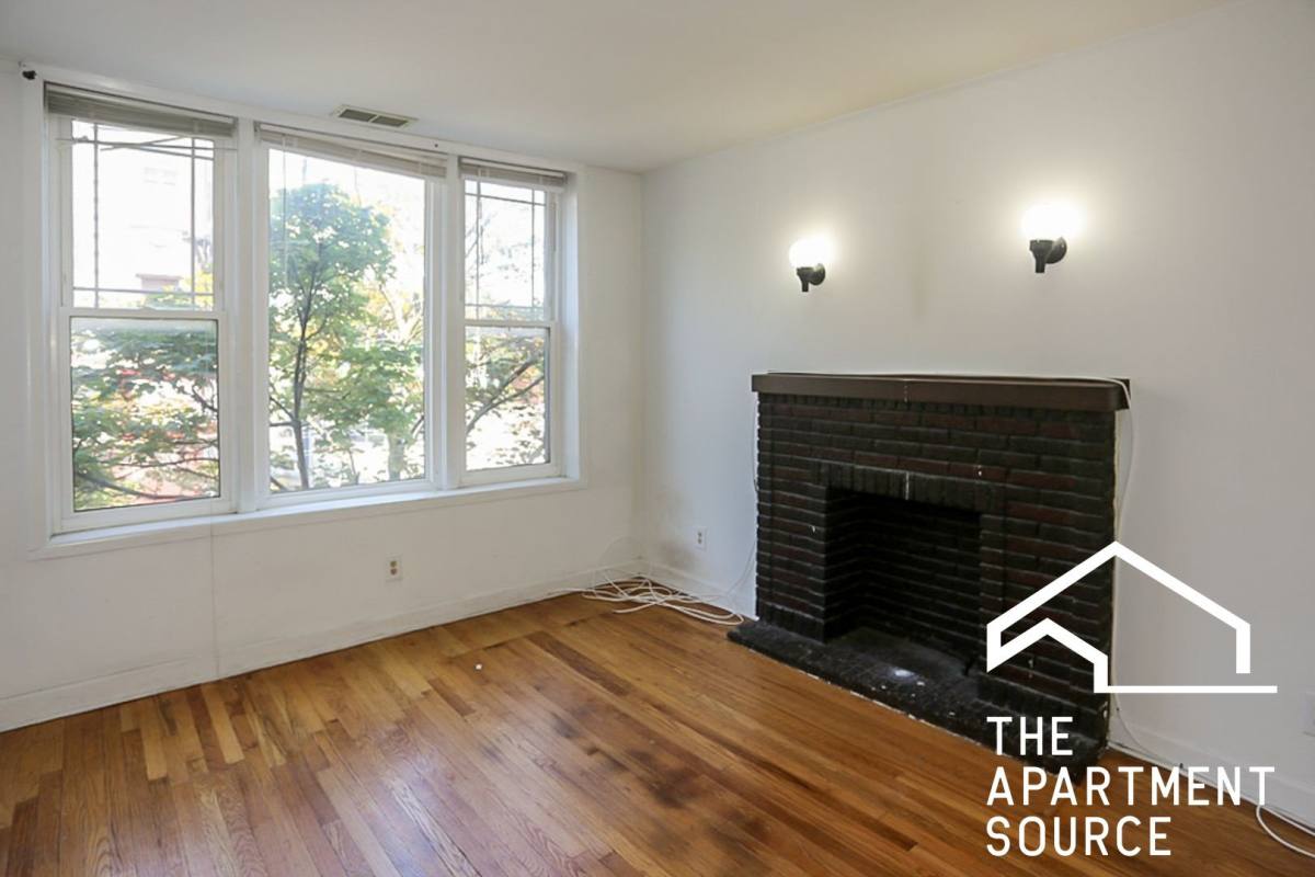 Apartment for rent at 1507 W Barry Ave #2, Chicago, IL 60657