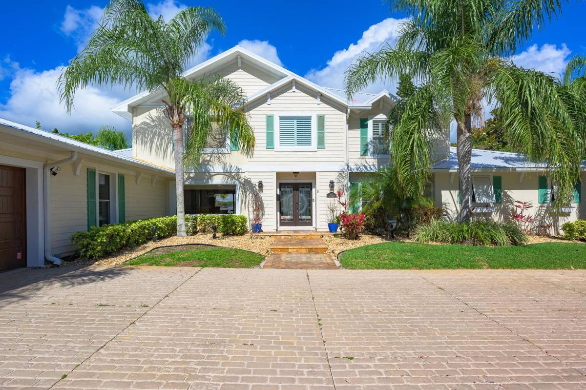 House for rent at 1130 John Anderson Dr, Ormond Beach, FL 32176
