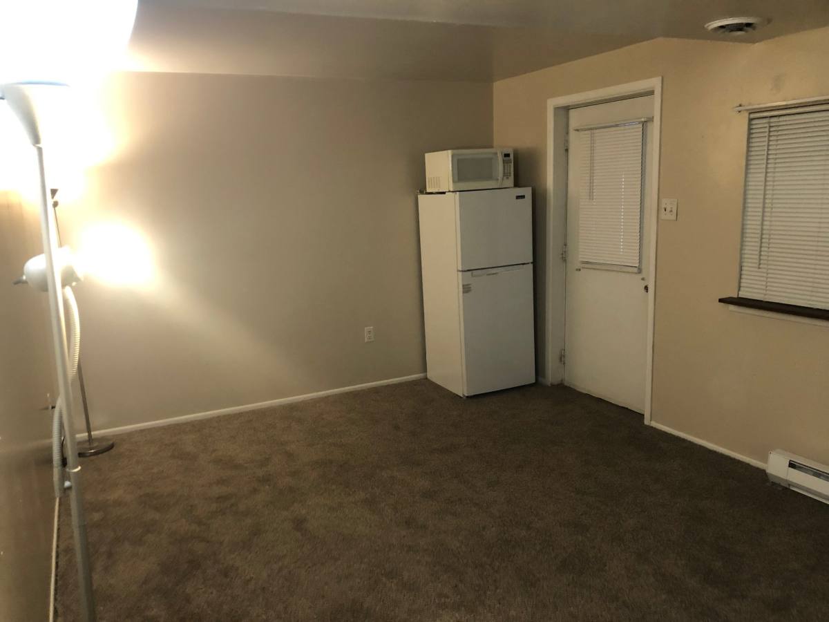 Apartment for rent at 426 S Seaview Ave #REAR, Absecon, NJ 08205