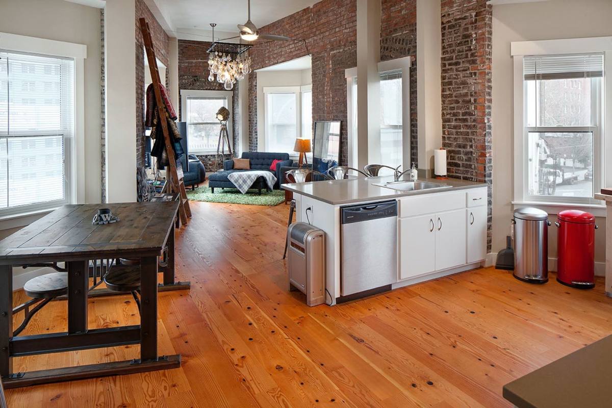 Apartment for rent at 2021 SW Morrison St, Portland, OR 97205