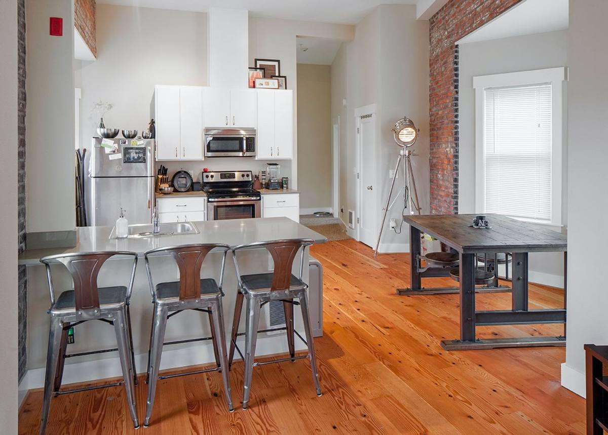 Apartment for rent at 2021 SW Morrison St, Portland, OR 97205