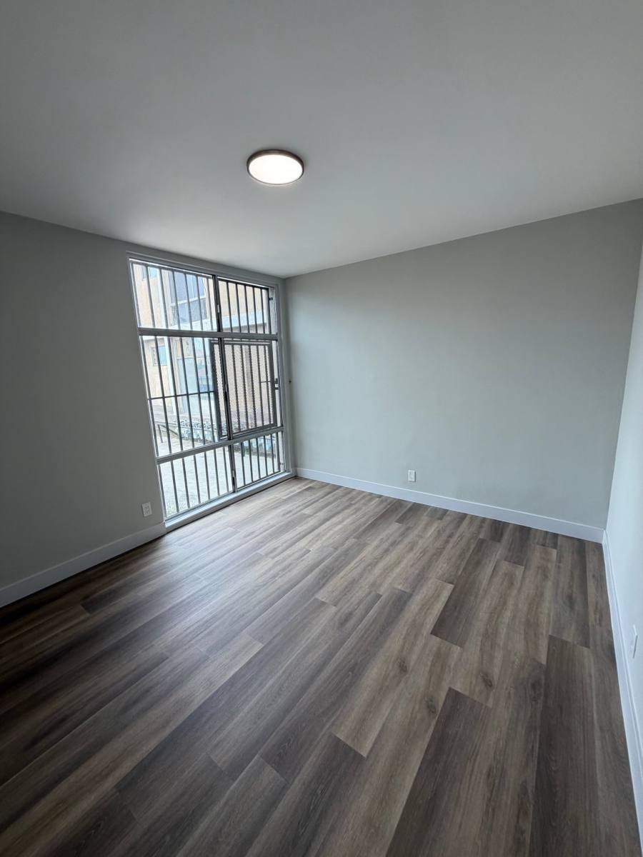 Apartment for rent at 3820 W 27th St #116, Los Angeles, CA 90018