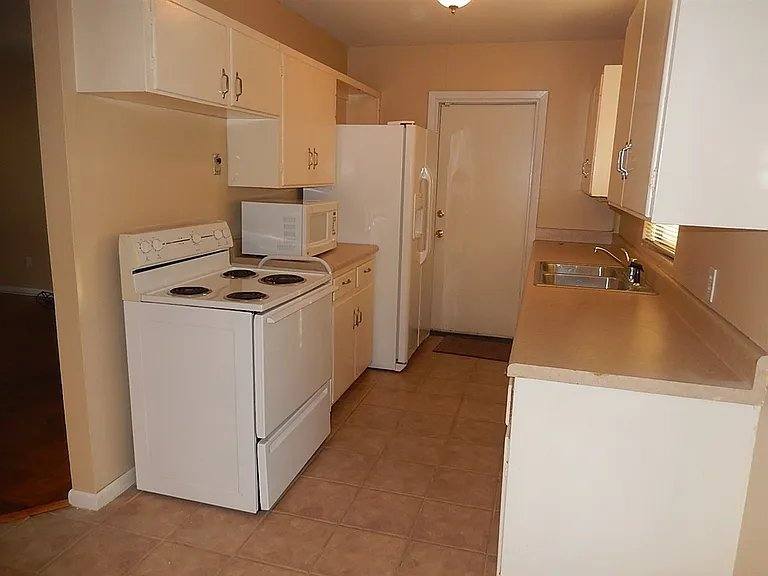 House for rent at 806 N E 1st St, Havana, FL 32333