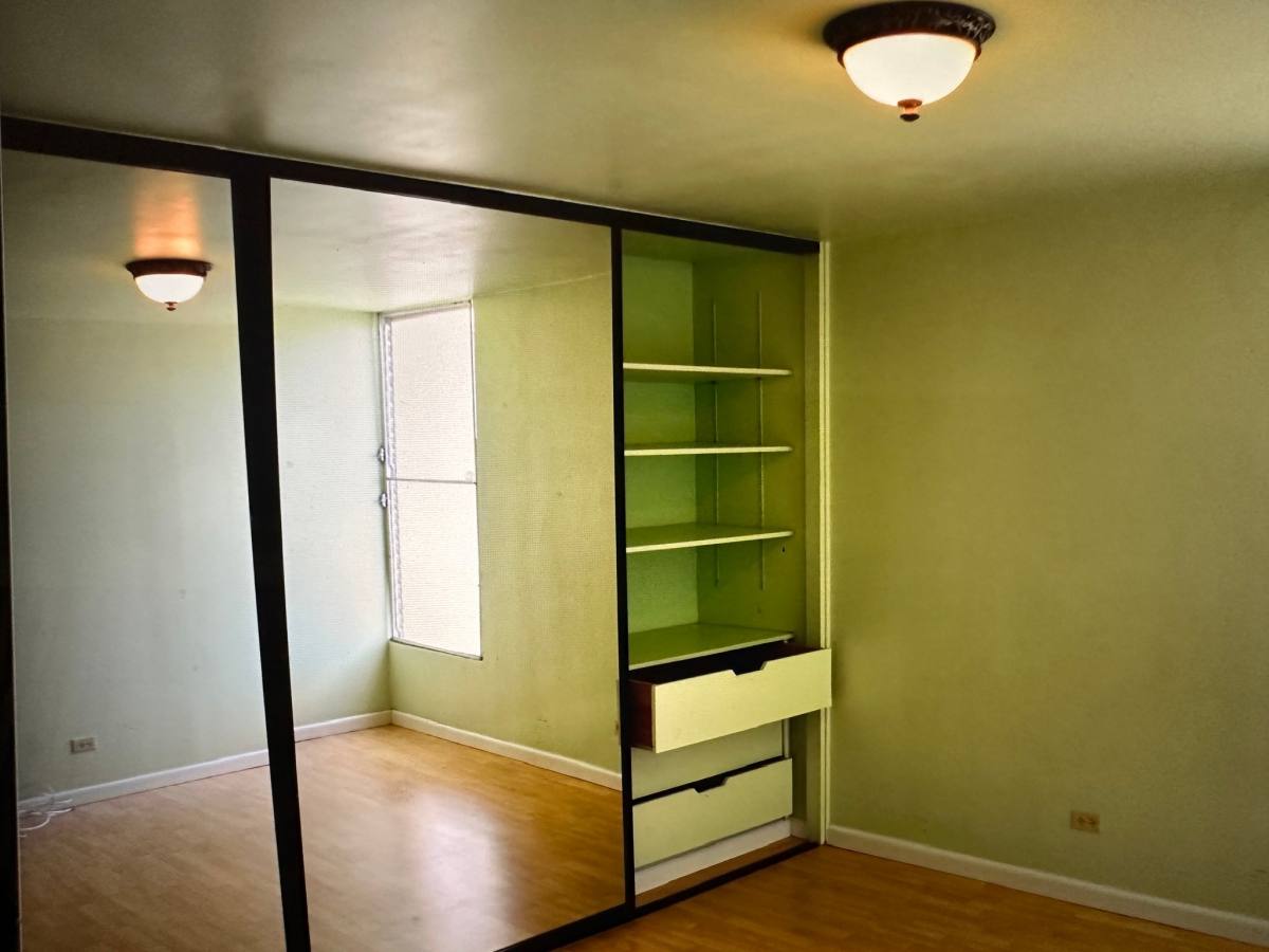 Apartment for rent at 1031 Ala Napunani St, Honolulu, HI 96818