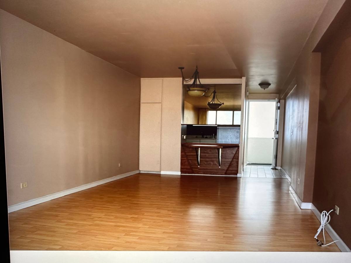 Apartment for rent at 1031 Ala Napunani St, Honolulu, HI 96818