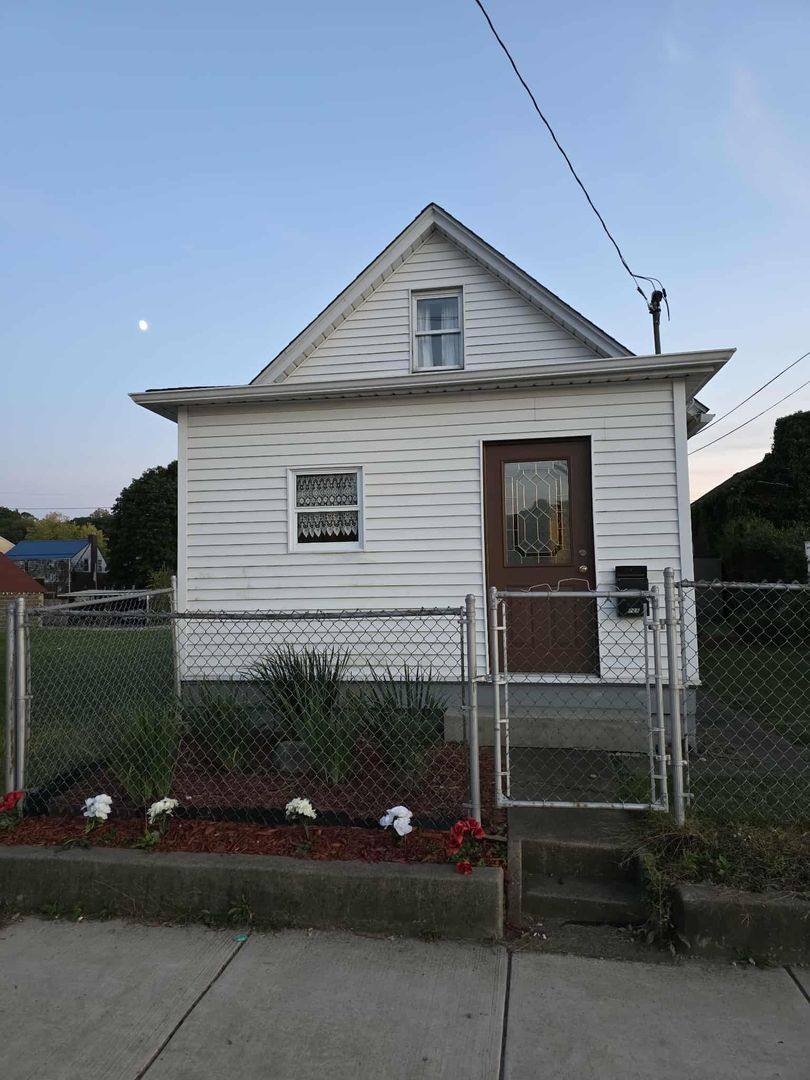 House for rent at 728 7th St, New Kensington, PA 15068
