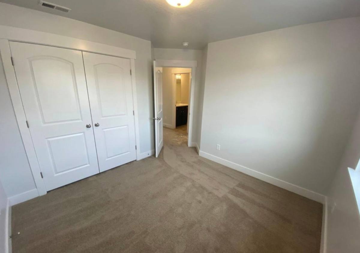 Townhouse for rent at 16214 S Truss Dr, Riverton, UT 84065