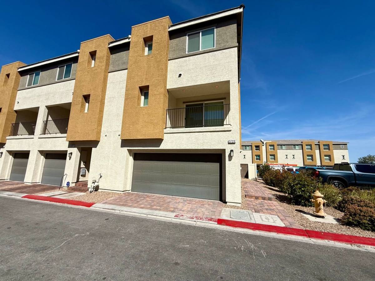 Townhouse for rent at 3720 Brilliant Sunset, Las Vegas, NV 89129