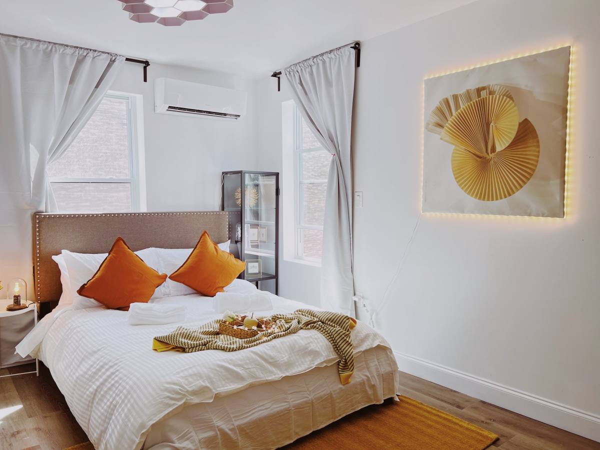 Apartment for rent at 2402 Spruce St #3R, Philadelphia, PA 19103