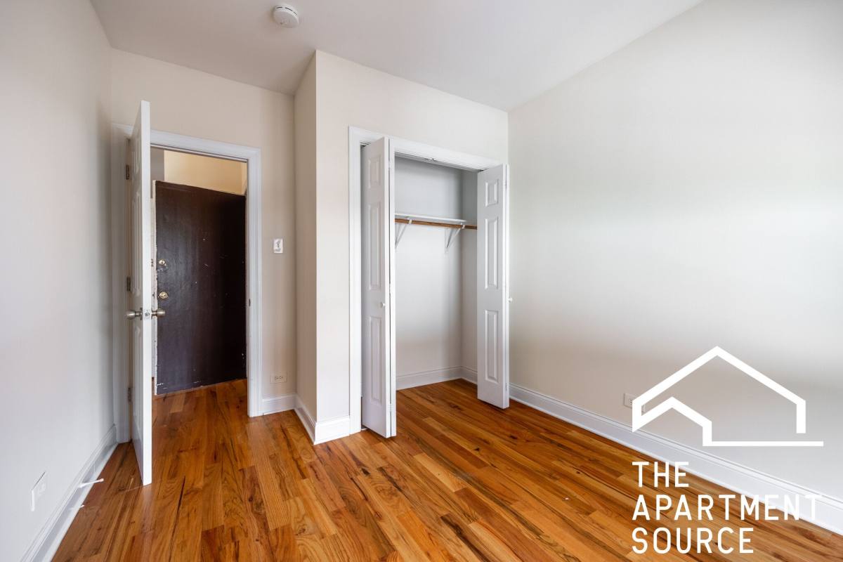 Apartment for rent at 957 W Cornelia #2A, Chicago, IL 60657