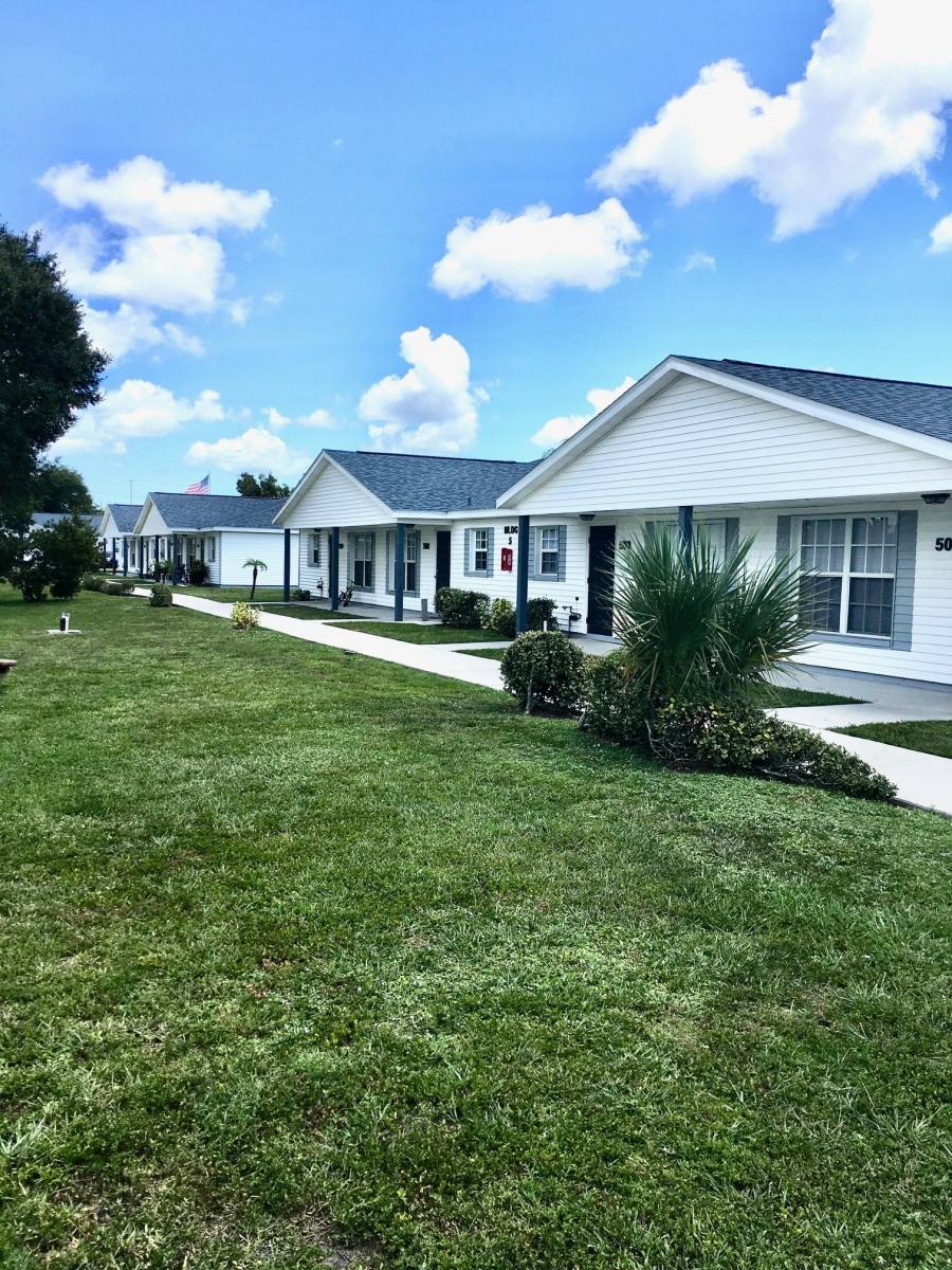 Apartment for rent at 10770 US-Highway 19 N, Pinellas Park, FL 33782