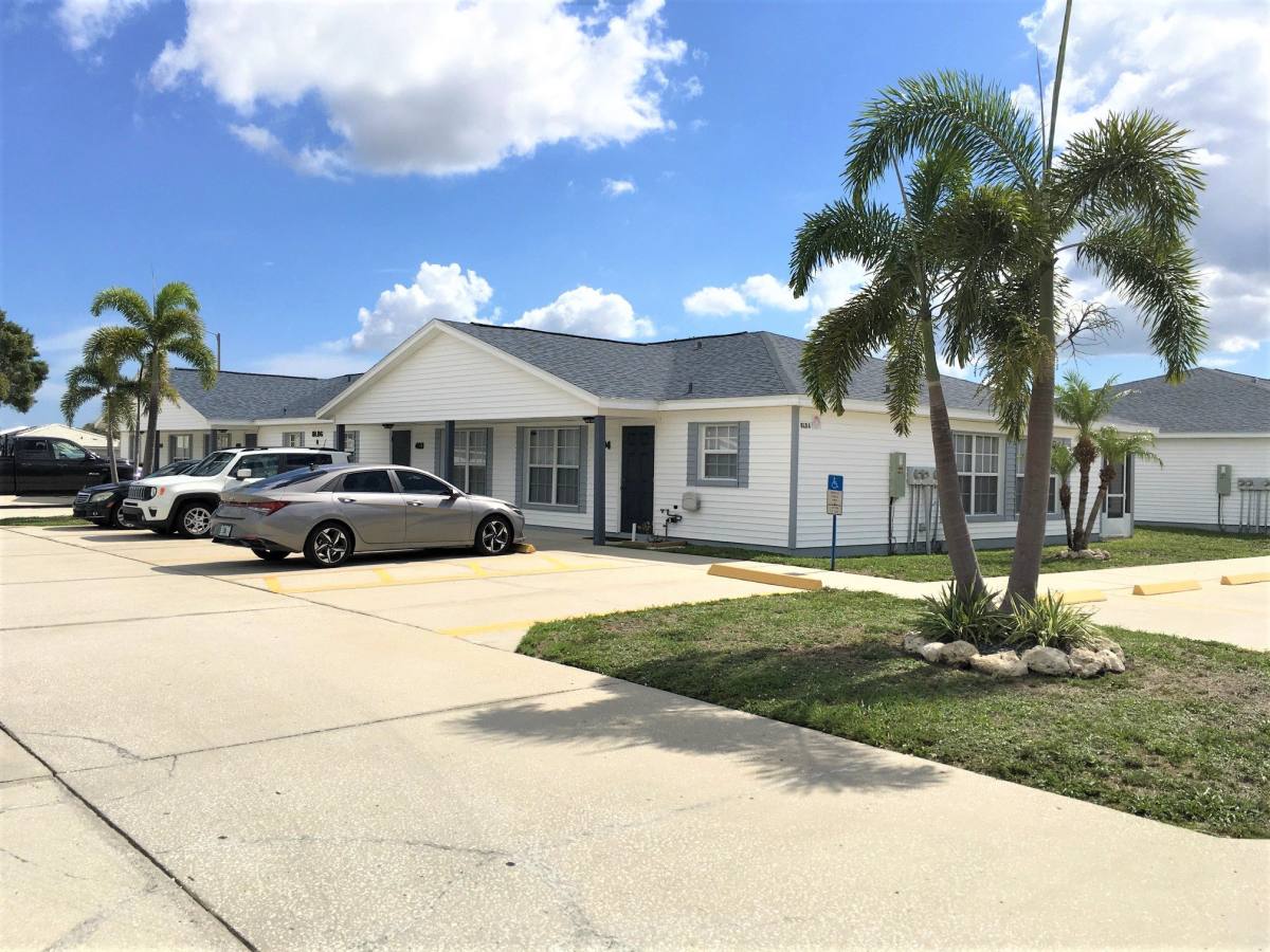 Apartment for rent at 10770 US-Highway 19 N, Pinellas Park, FL 33782