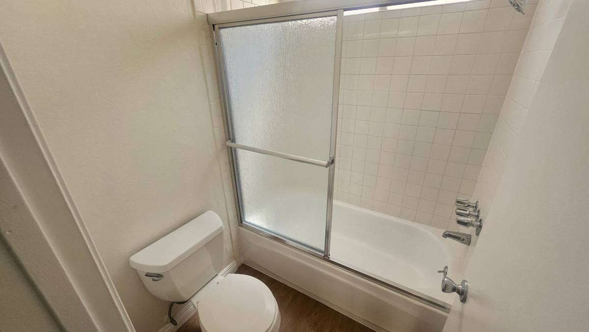 Apartment for rent at 18312 Collins St #109, Tarzana, CA 91356