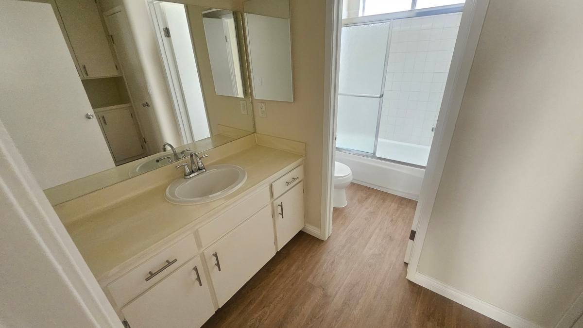 Apartment for rent at 18312 Collins St #109, Tarzana, CA 91356