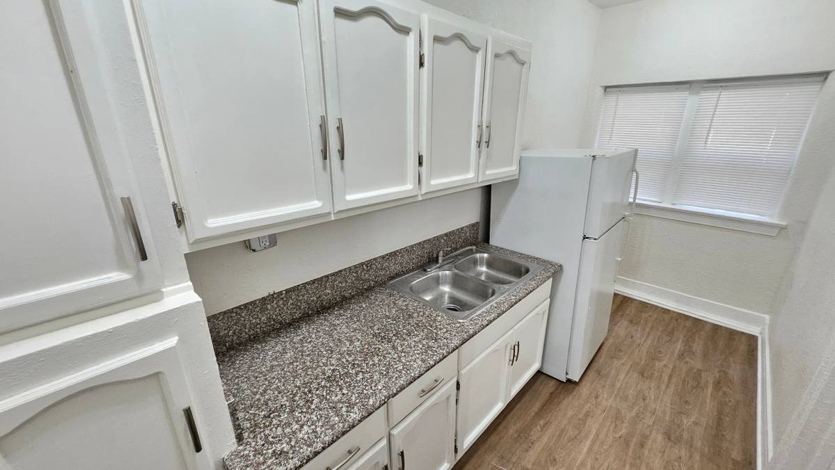 Apartment for rent at 844 S Westlake Ave #104, Los Angeles, CA 90057