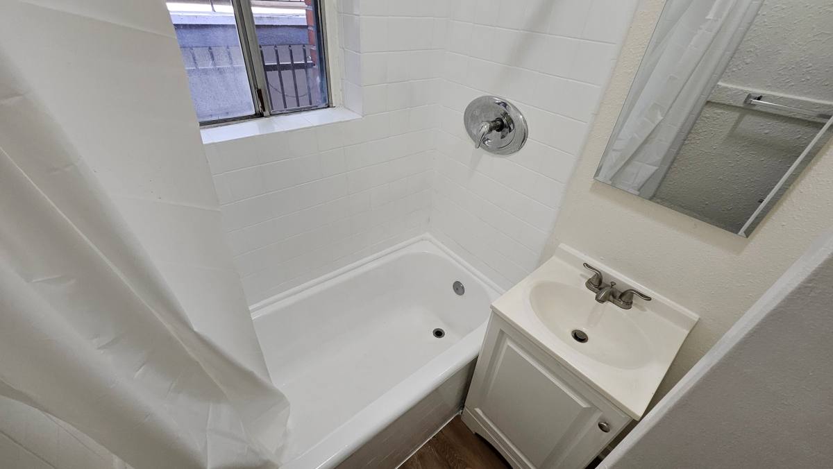 Apartment for rent at 844 S Westlake Ave #104, Los Angeles, CA 90057