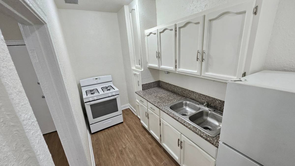 Apartment for rent at 844 S Westlake Ave #104, Los Angeles, CA 90057