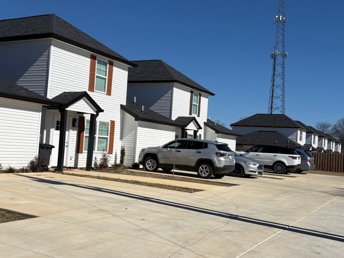 Townhouse for rent at 108 Hobson St, McMinnville, TN 37110