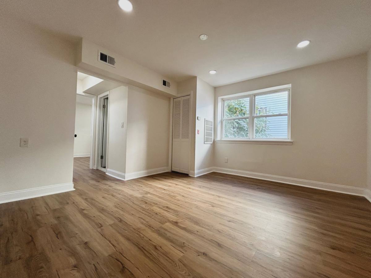 Apartment for rent at 21-25 Willoughby #A3, Newark, NJ 07112