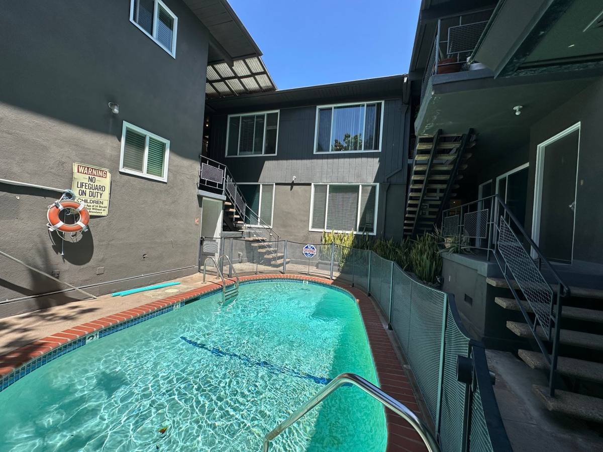 Apartment for rent at 7555 Delongpre Ave #9, Los Angeles, CA 90046