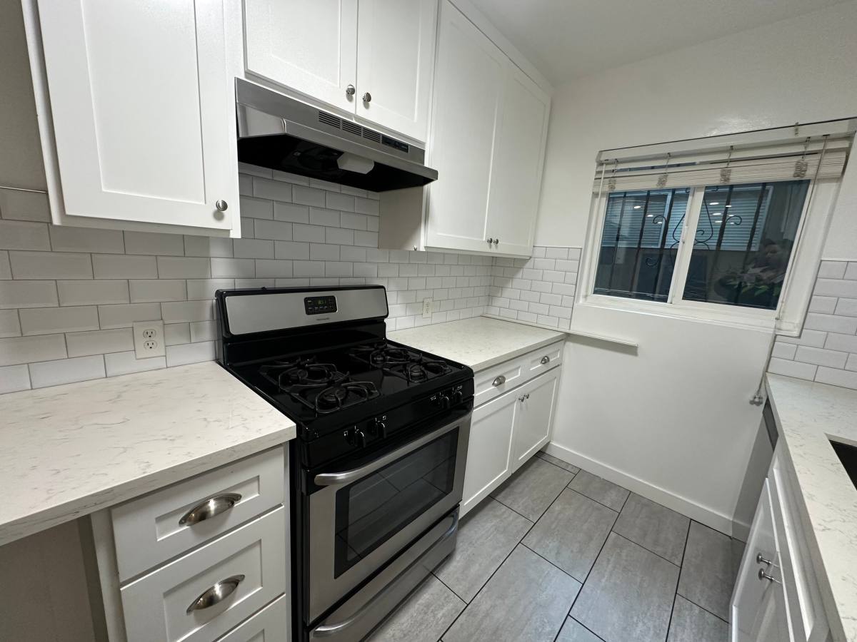 Apartment for rent at 7555 Delongpre Ave #9, Los Angeles, CA 90046