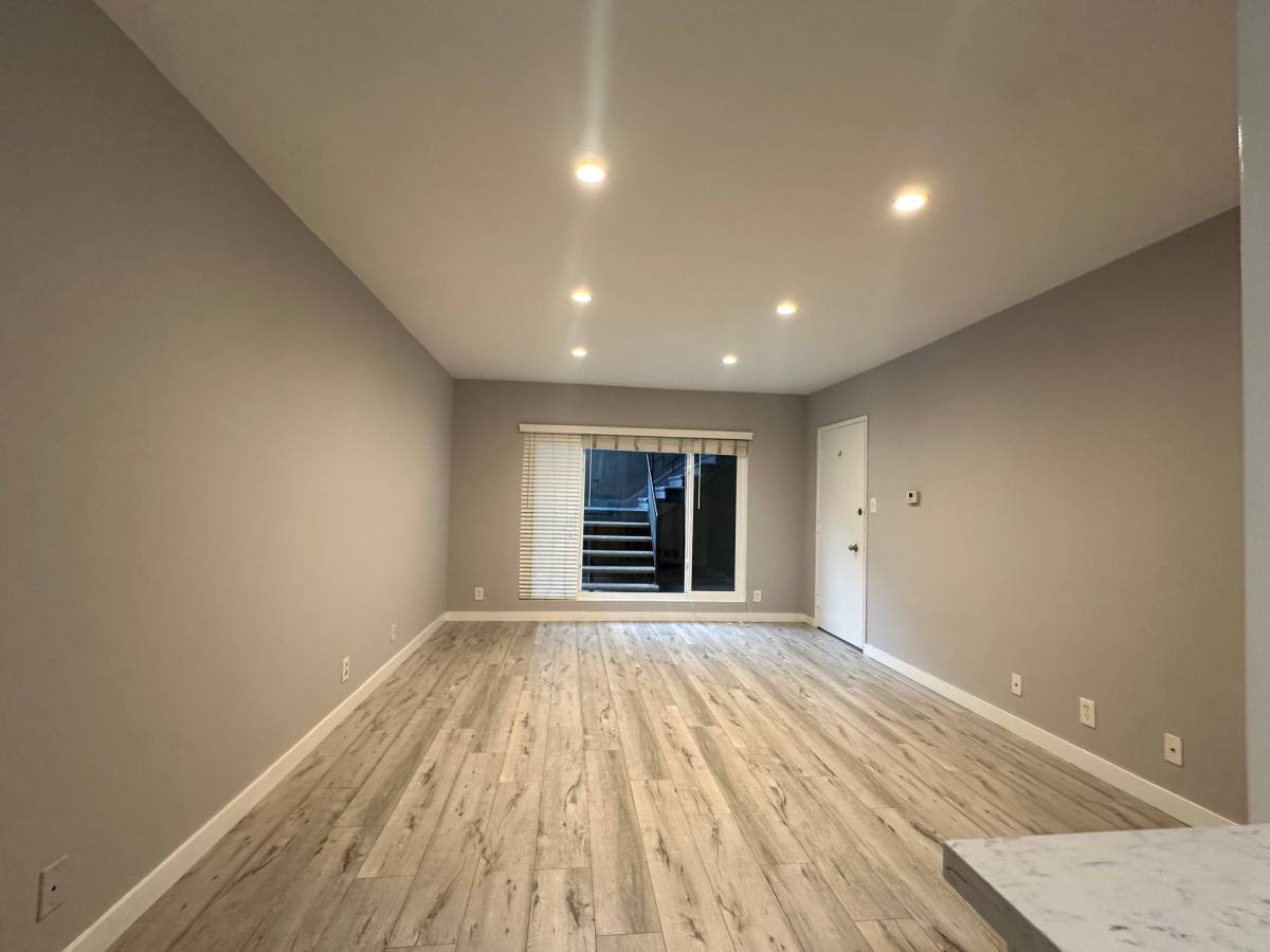 Apartment for rent at 7555 Delongpre Ave #9, Los Angeles, CA 90046