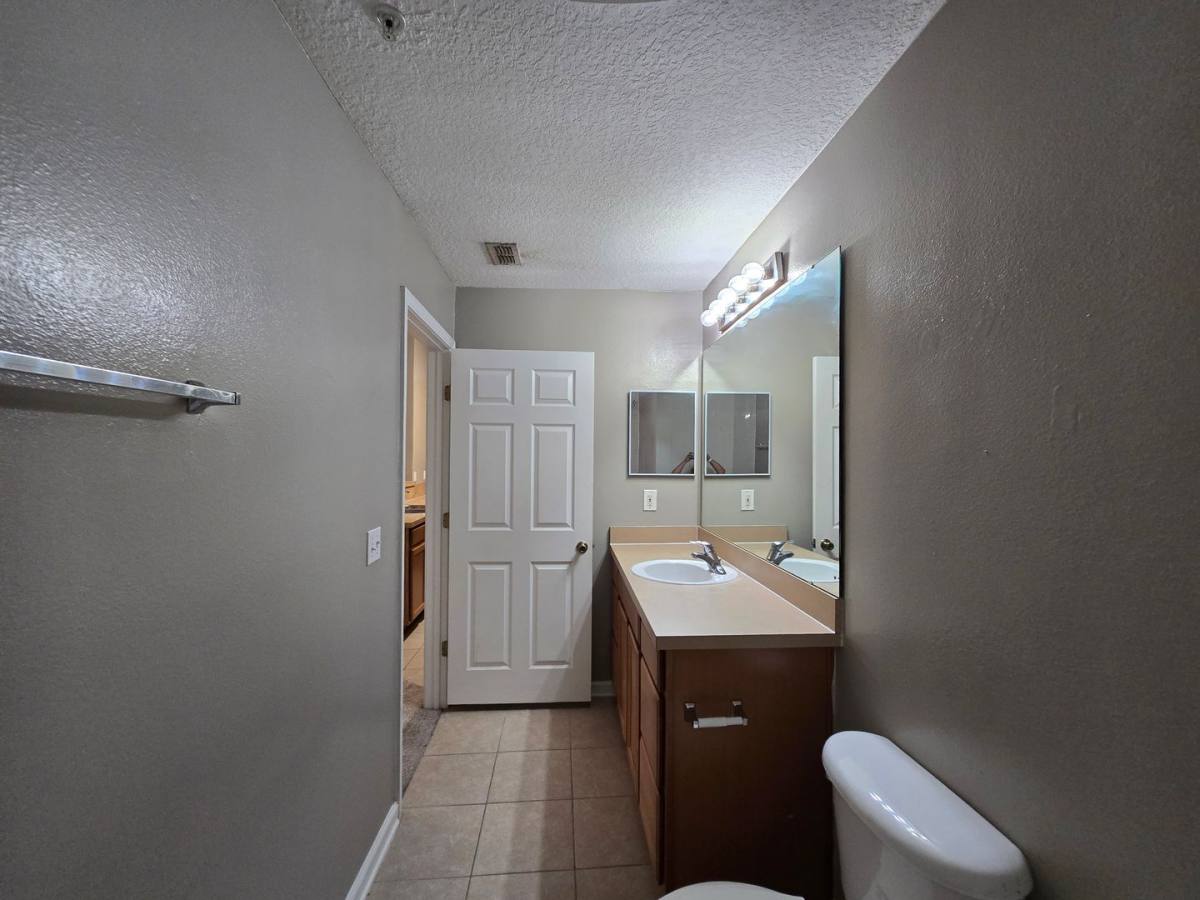 Condo for rent at 575 Oakleaf Plantation Parkway, Orange Park, FL 32065