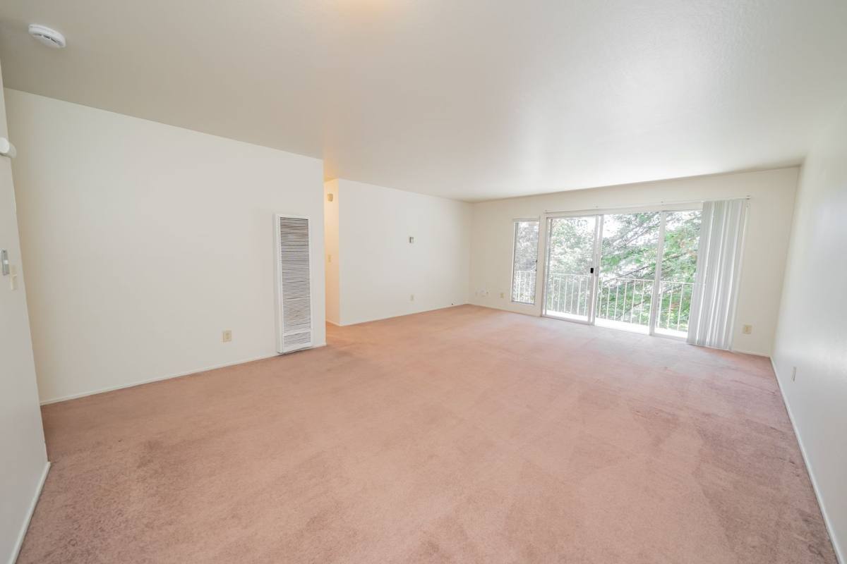 Apartment for rent at 580 Jean St, Oakland, CA 94610