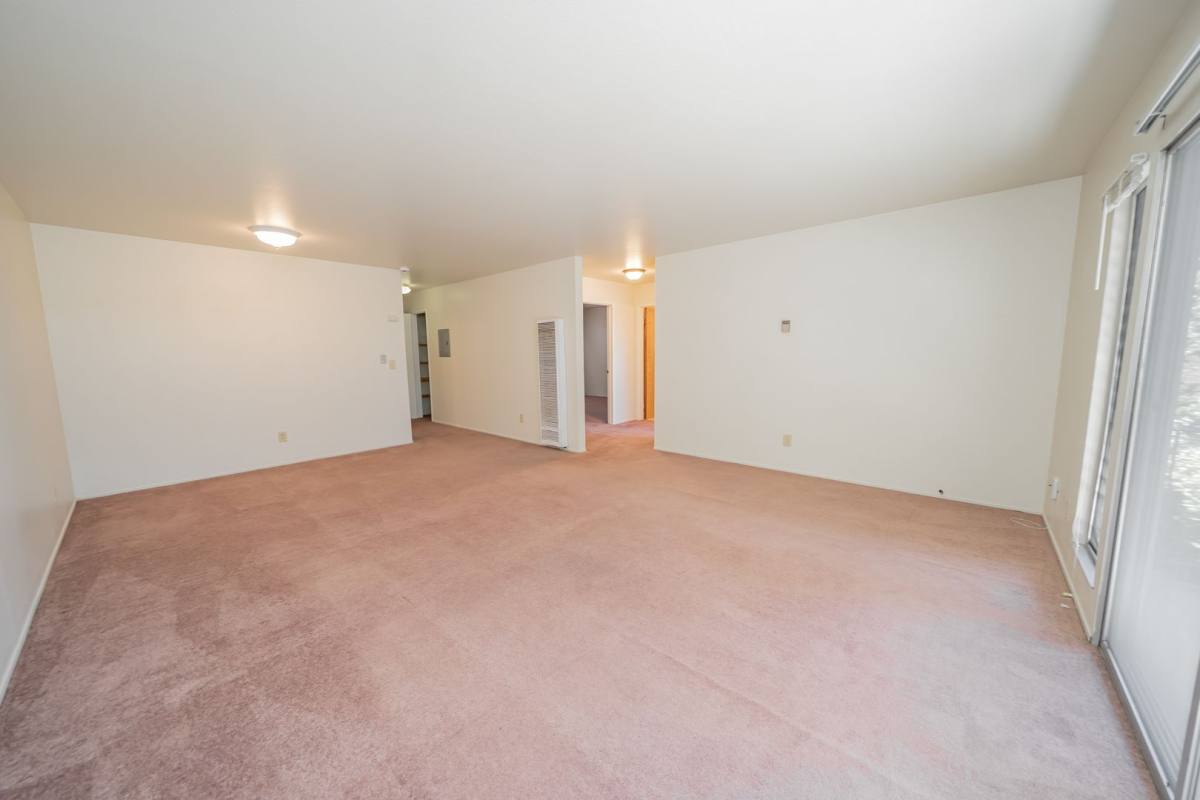 Apartment for rent at 580 Jean St, Oakland, CA 94610