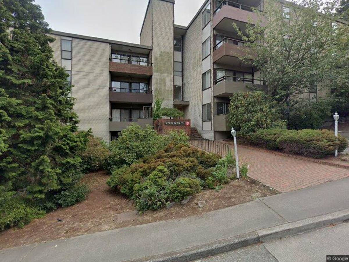 Apartment for rent at 2701 W Manor Place, Seattle, WA 98199