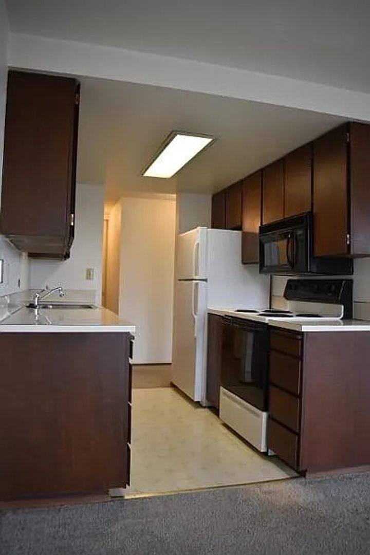 Apartment for rent at 2701 W Manor Place, Seattle, WA 98199