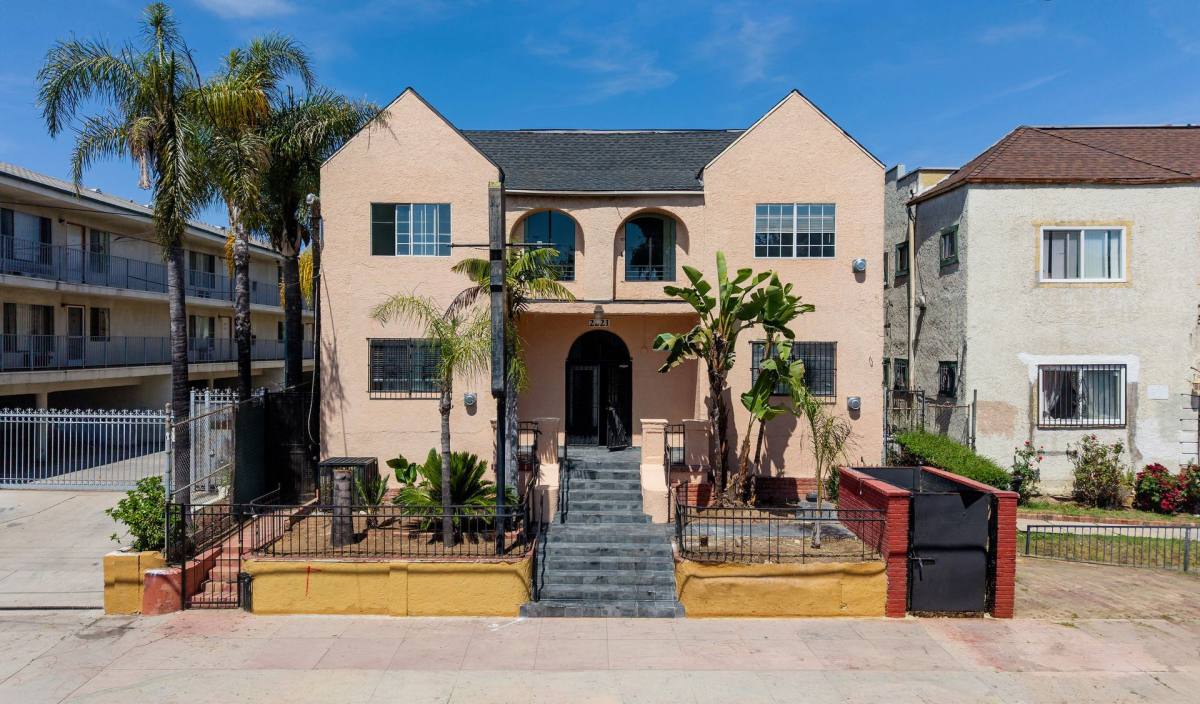 Apartment for rent at 2221 Michigan Ave, Los Angeles, CA 90033