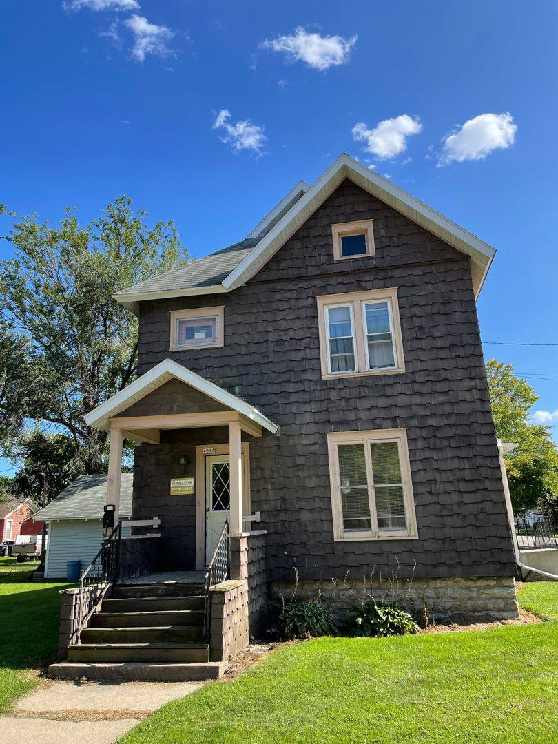 Apartment for rent at 421 Scott, Oshkosh, WI 54901