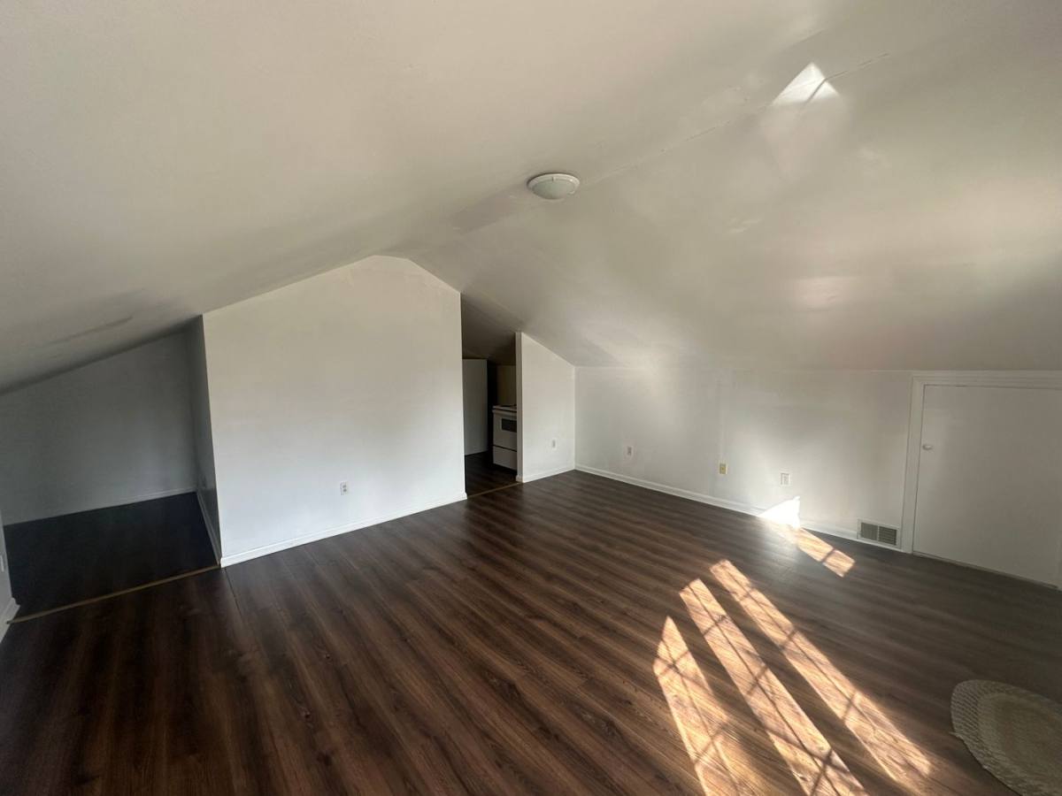 Apartment for rent at 4 Daugherty Rd, Grove City, PA 16127