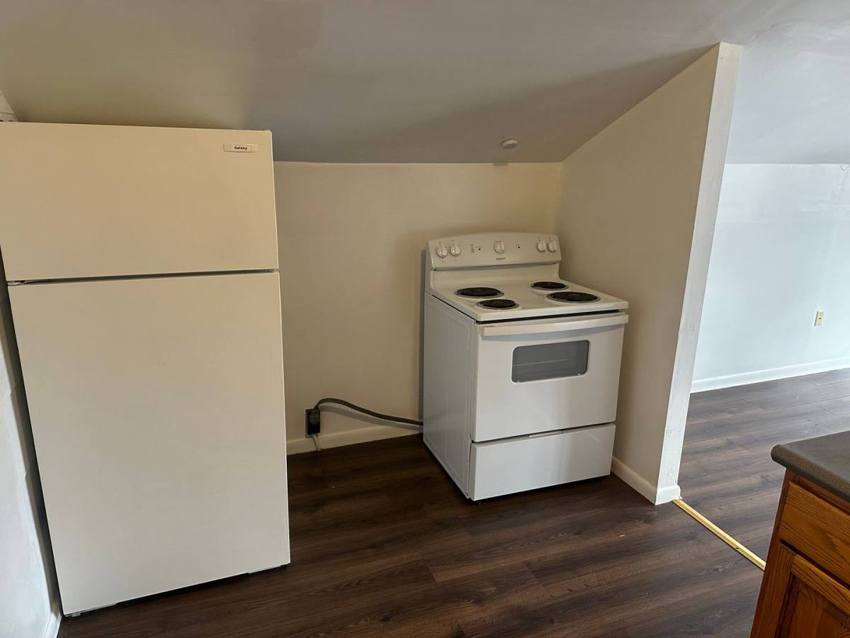 Apartment for rent at 4 Daugherty Rd, Grove City, PA 16127