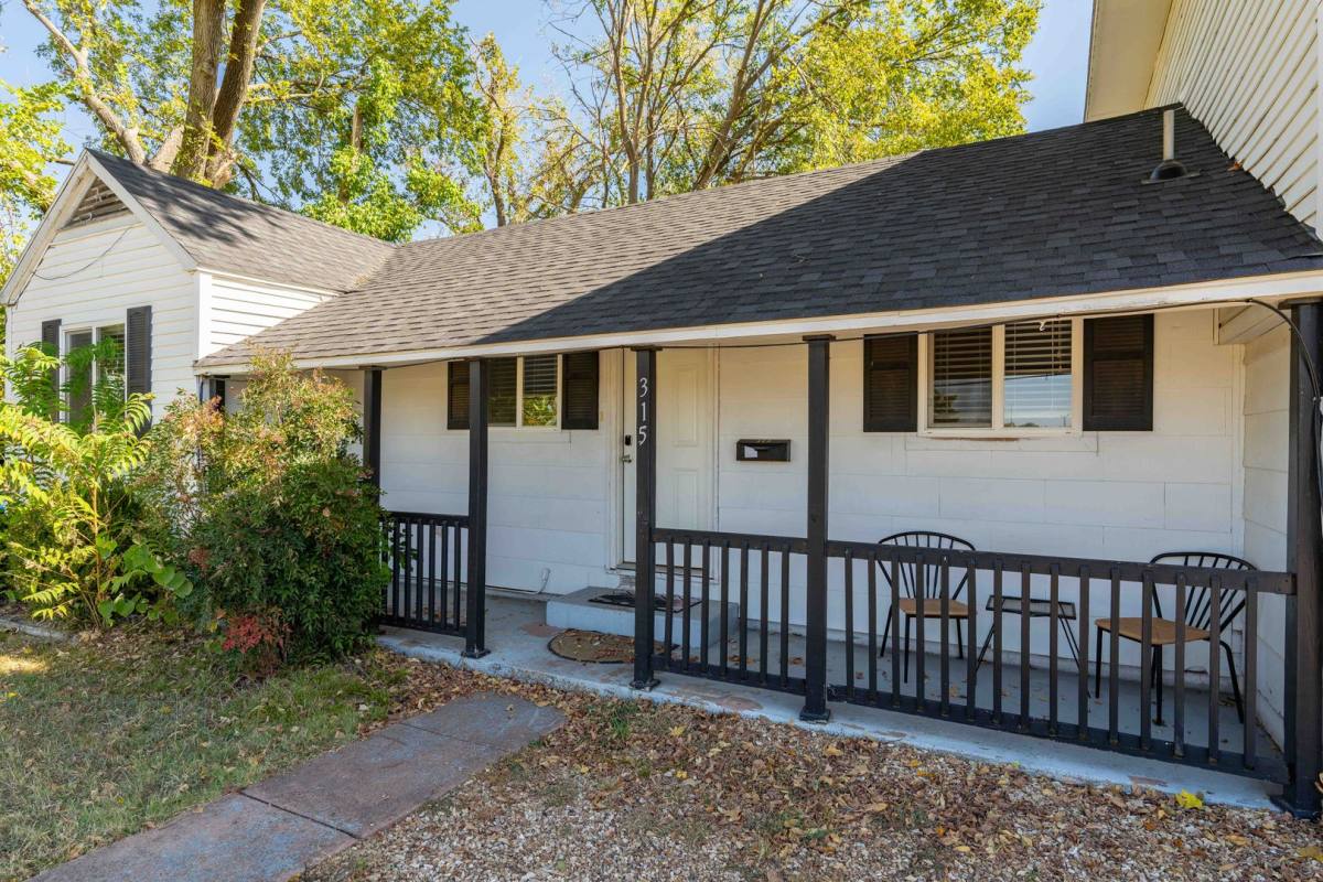 House for rent at 315 SW F St, Bentonville, AR 72712