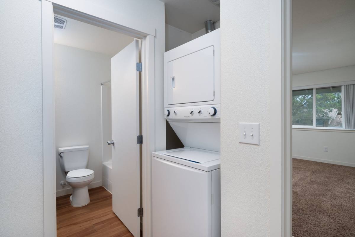 Apartment for rent at 5750 NE 34th St, Vancouver, WA 98661