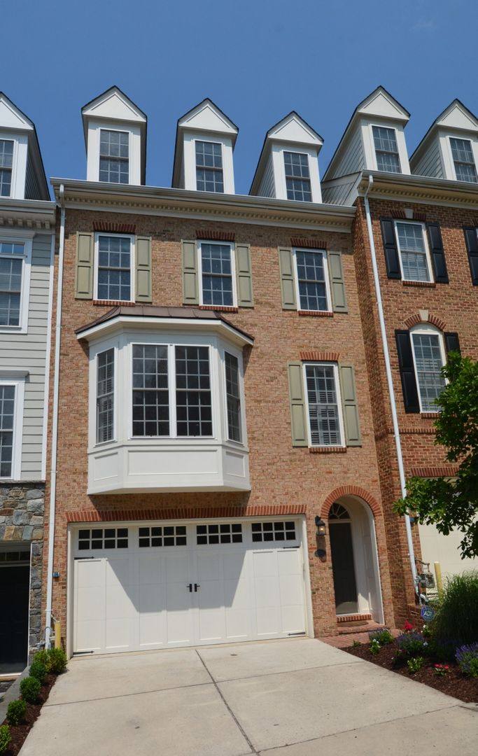 Townhouse for rent at 3547 Goddard Way, Alexandria, VA 22304