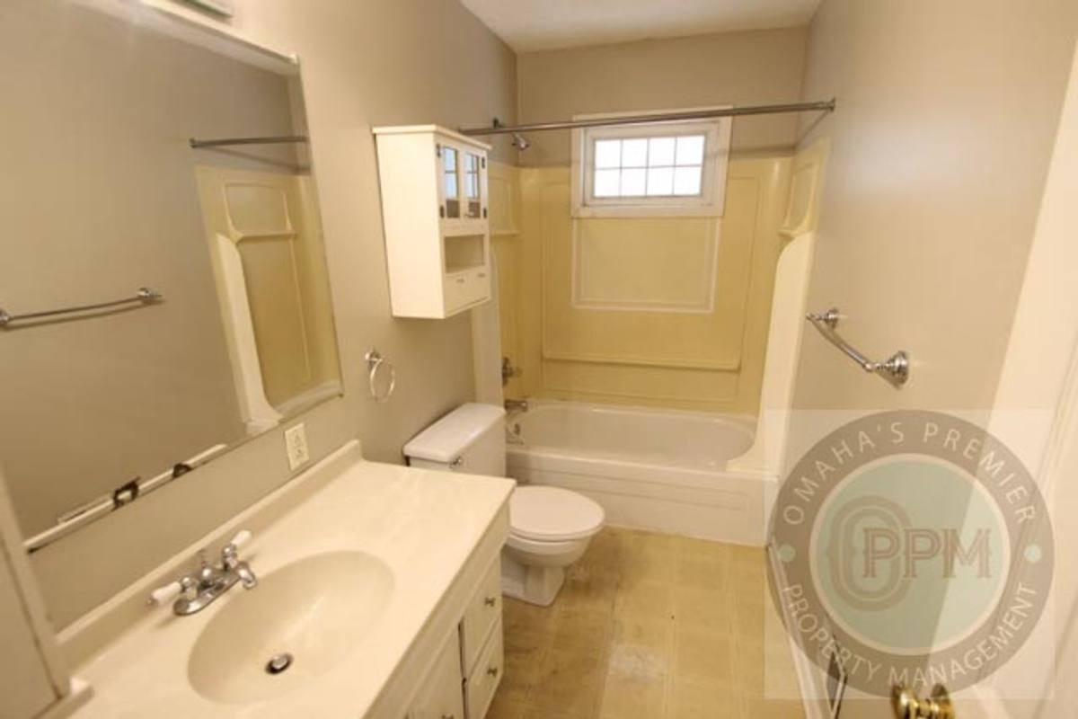 House for rent at 3442 S 88th St, Omaha, NE 68124