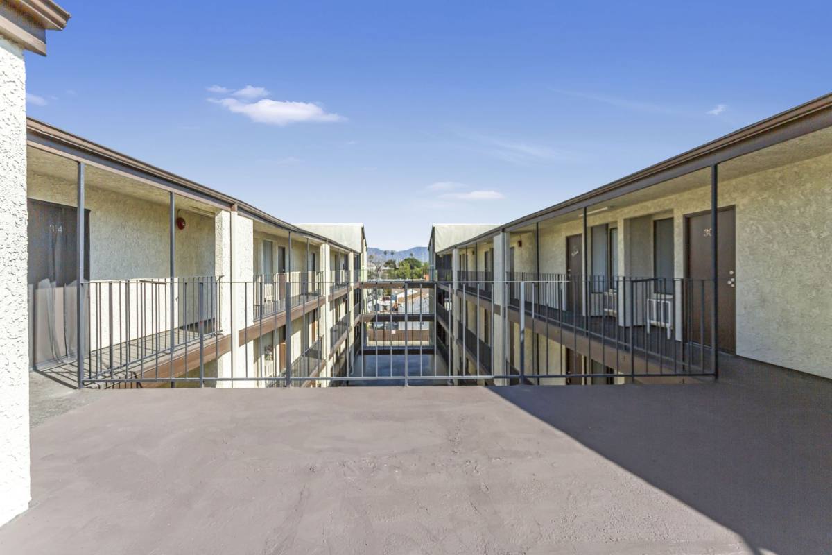 Apartment for rent at 11943 Vanowen, North Hollywood, CA 91605