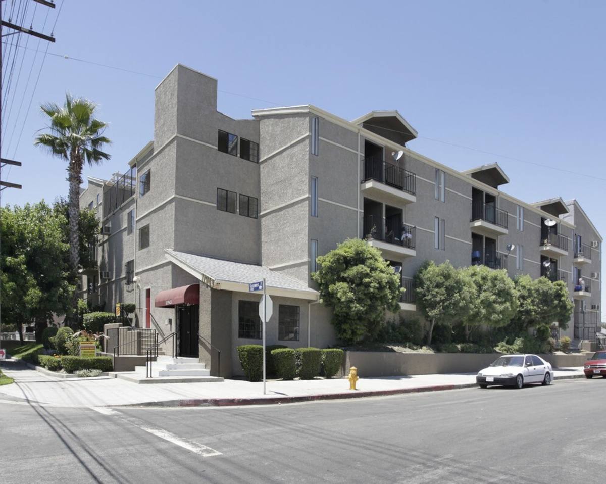 Apartment for rent at 11943 Vanowen, North Hollywood, CA 91605