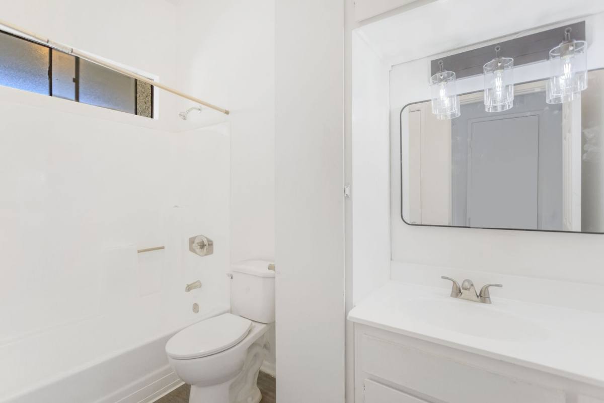 Apartment for rent at 11943 Vanowen, North Hollywood, CA 91605