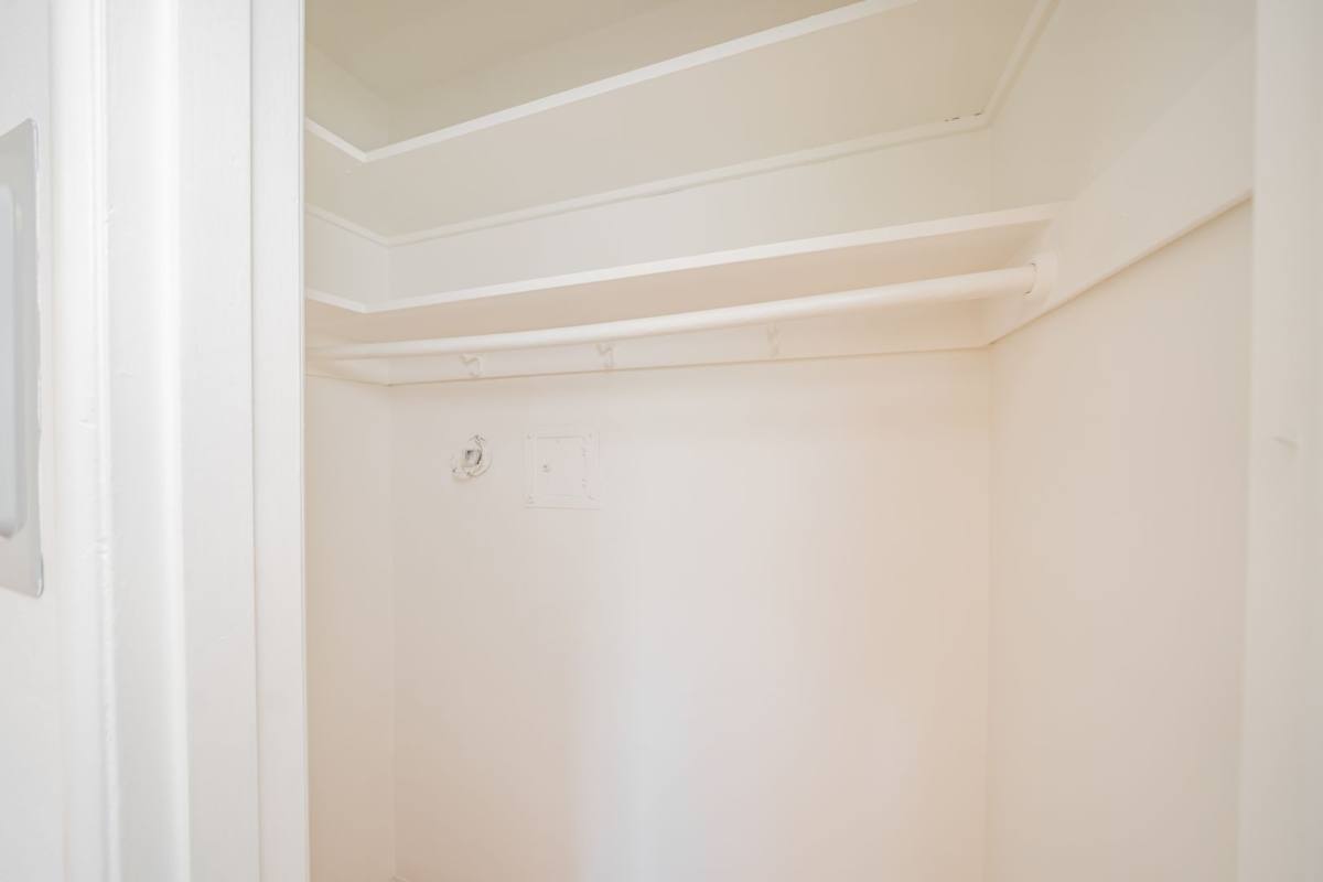Apartment for rent at 2526 Ivy Dr, Oakland, CA 94606